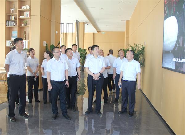 公司領導組織人員到鼎誠物業(yè)調研