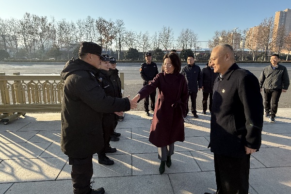 新春慰問送溫情  寒冬關懷暖人心...