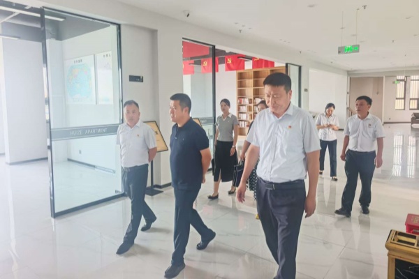集團(tuán)領(lǐng)導(dǎo)赴鼎誠物業(yè)公司調(diào)研指導(dǎo)...